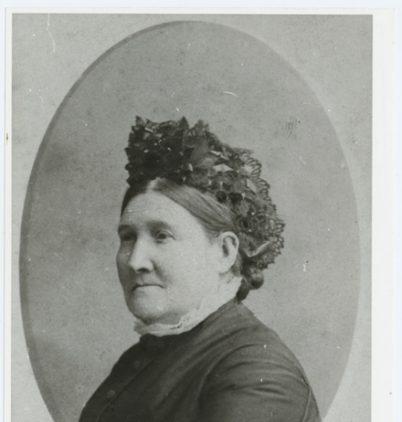 Back and White photograph of Elizabeth Horsnell