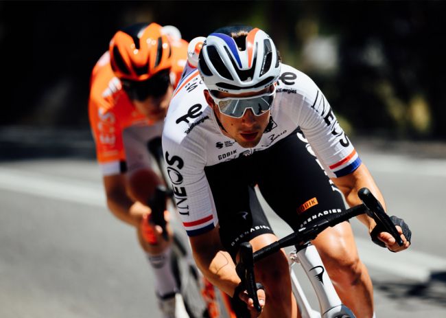 Male cyclists racing in the Santos Tour Down Under