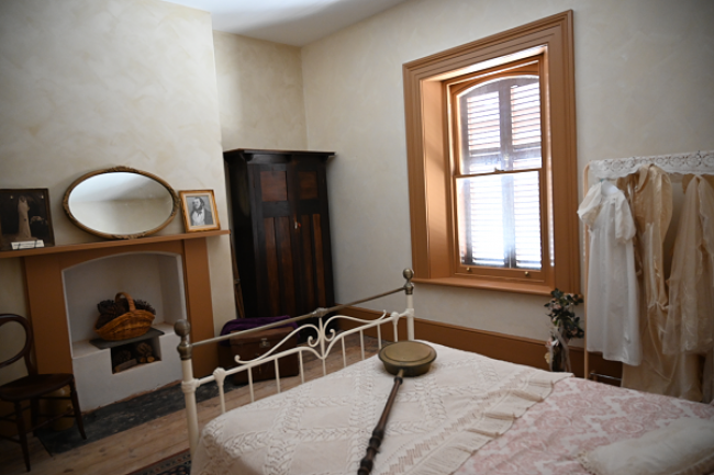 Lochend House bedroom.