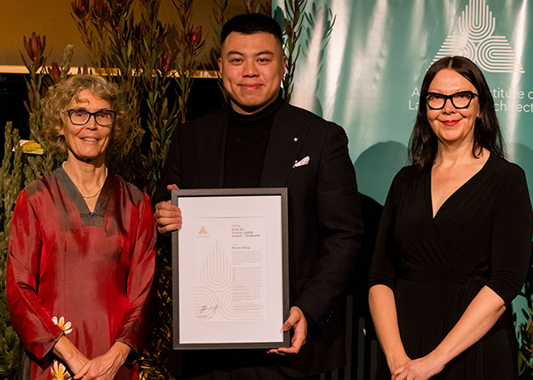 Council’s Landscape Architect, Morris Wang, receiving a ALIA SA Future Leader Award.
