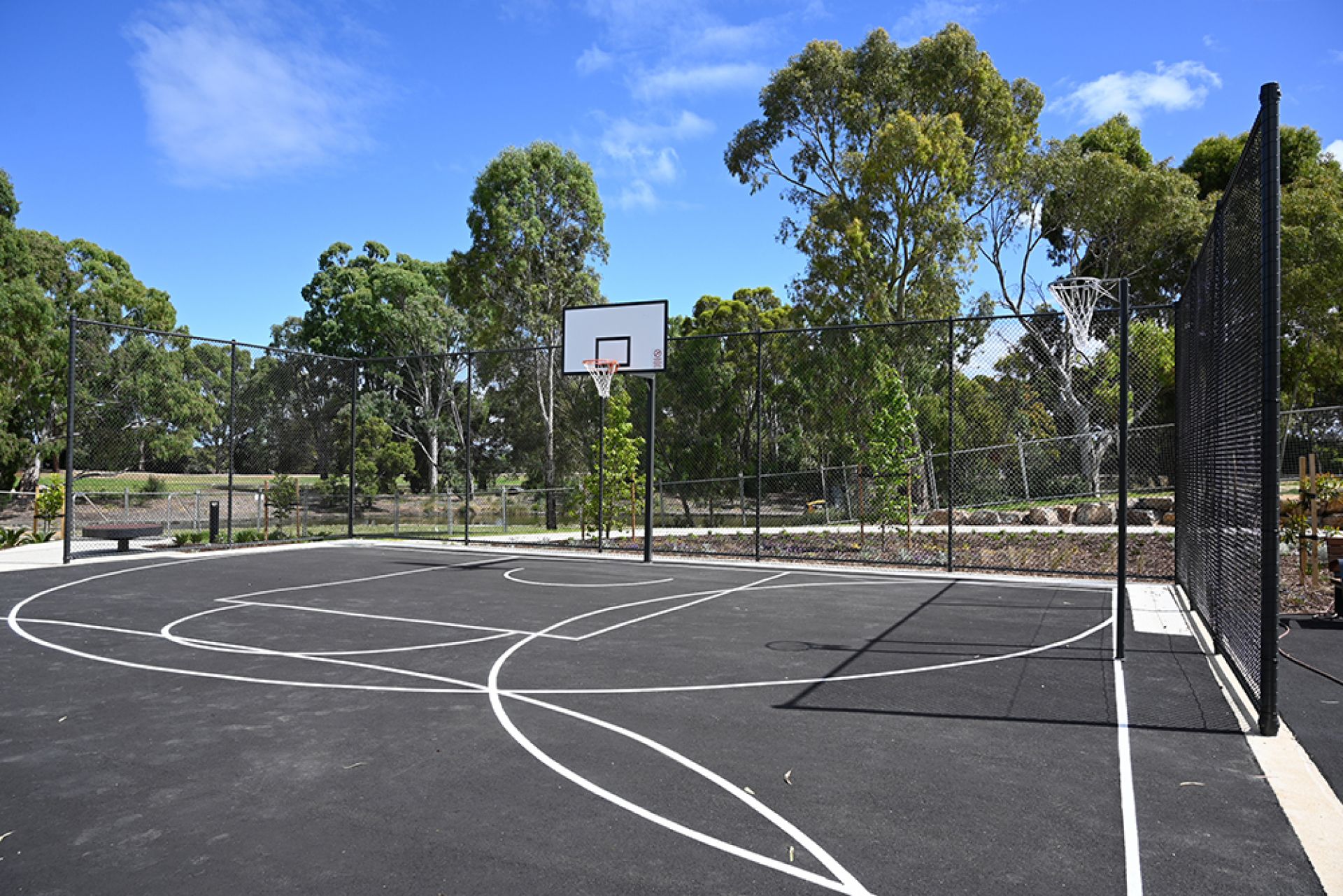 Thorndon Park Playground - Multi-Purpose Courts