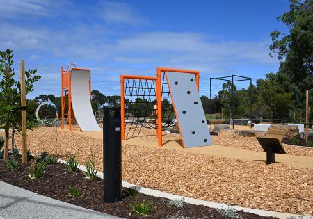 Thorndon Park Playground - Ninja Warrior and Parkour