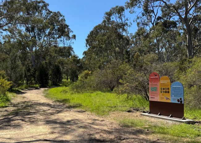 Wadmore Park - Pulyonna Wirra entrance signage and walkway