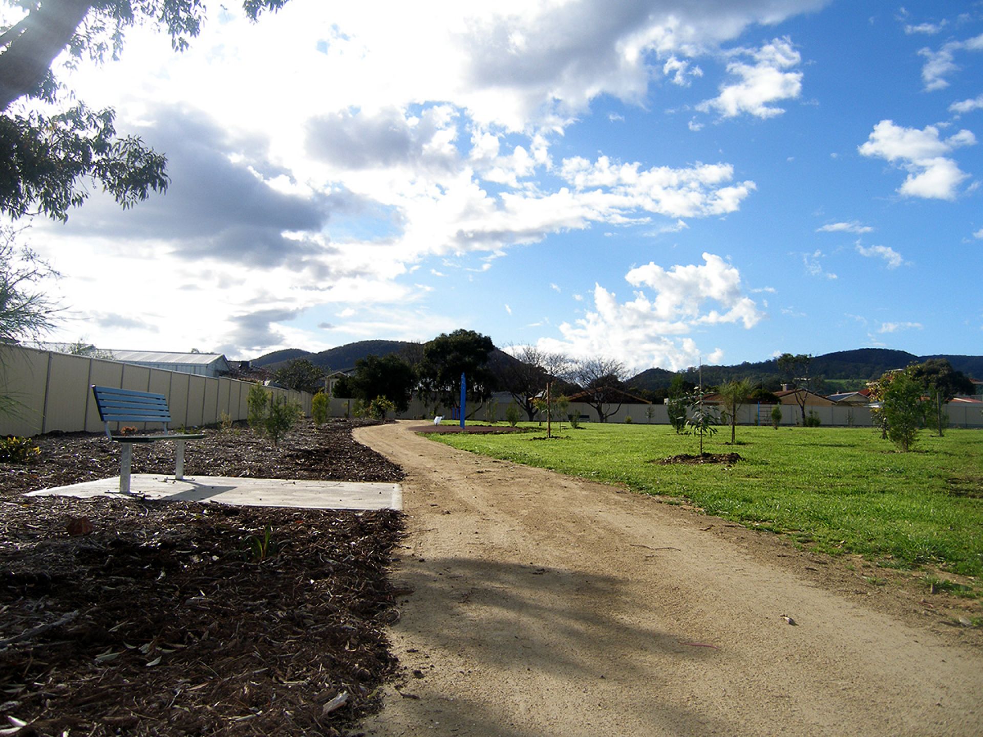 Oakdale Avenue Reserve Walking Path