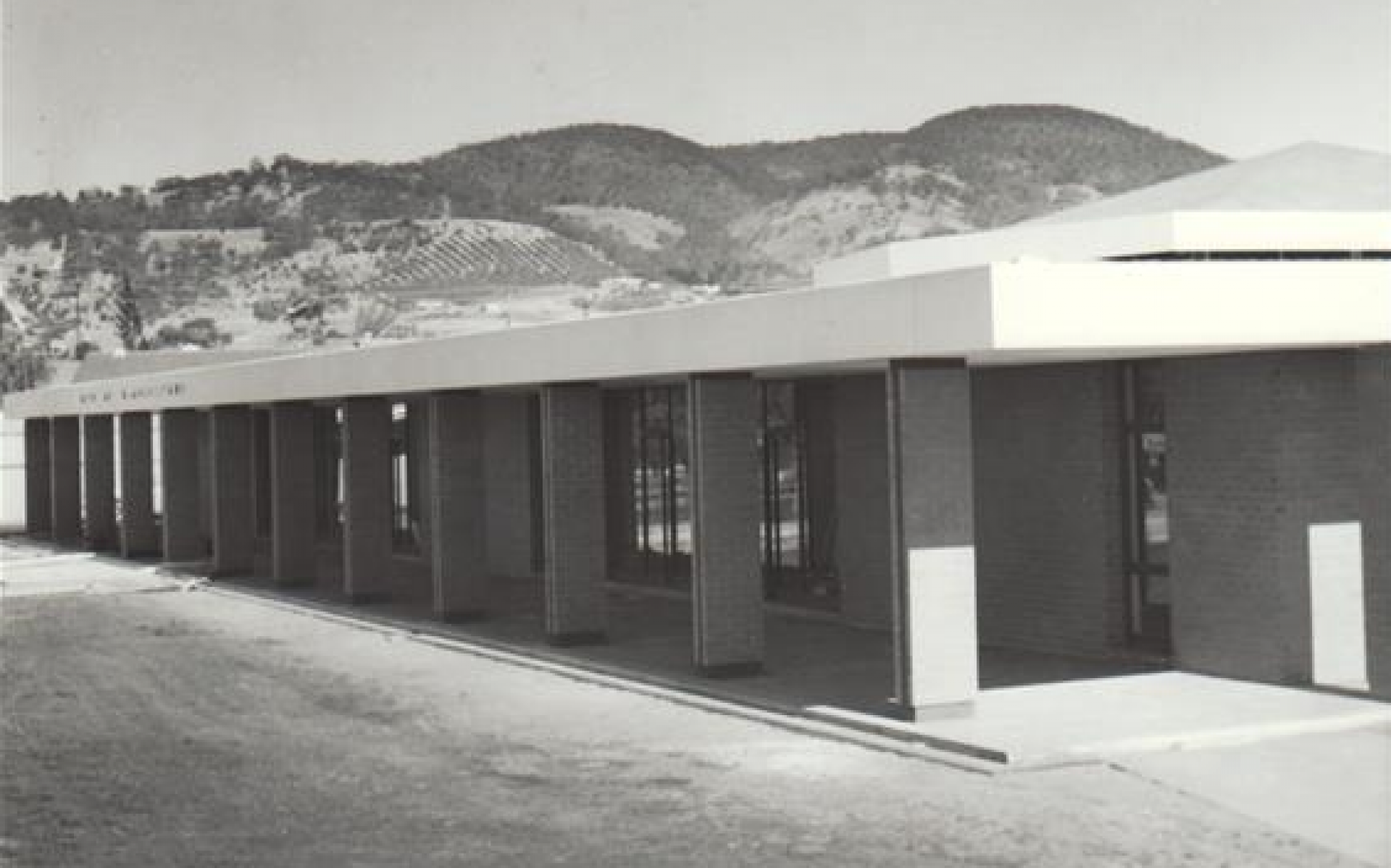 Campbelltown Council Municipal Offices on the establishment of the new gardens. 