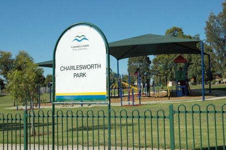 Charlesworth Park Entrance